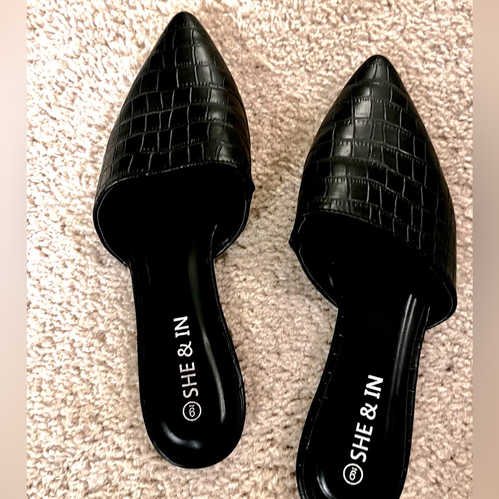 Black snake mule- flats